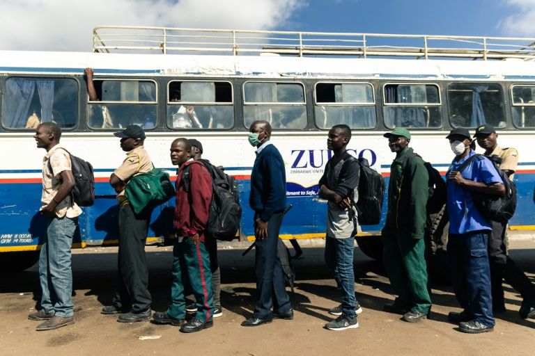 Police patrol streets as Zimbabwe begins coronavirus lockdown » Capital News