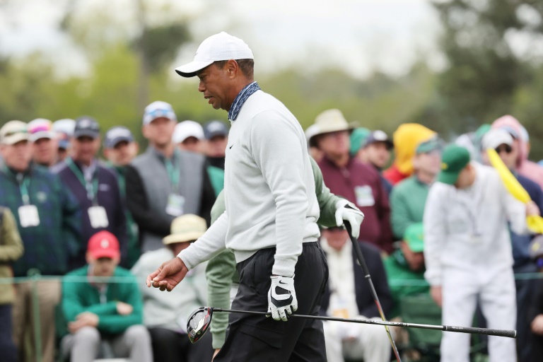Woods's challenge fades, Scheffler in command at Masters