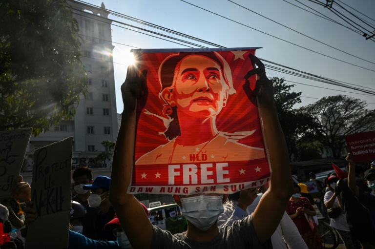 Thousands flee Myanmar town after clashes with junta troops » Capital News