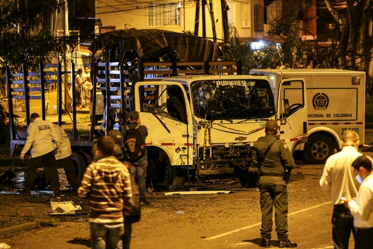 Eleven Colombian police wounded in explosives attack on truck » Capital News