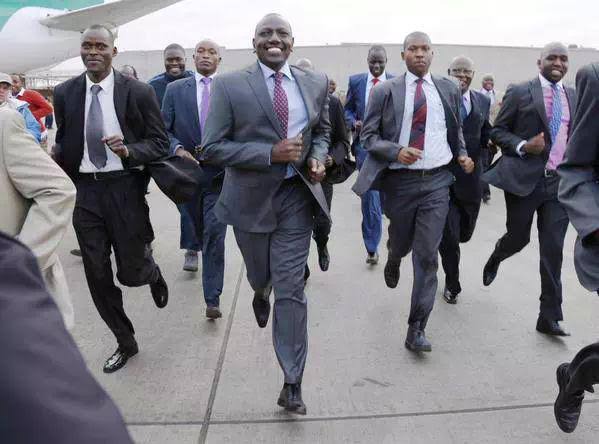 VIDEO: DP Ruto’s Handler Caught Red Handled Bribing Locals To Attend Tangatanga’s Rally In Kisii