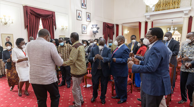I want to leave a legacy of a strong, united country, President Kenyatta tells Nyanza leaders » Capital News