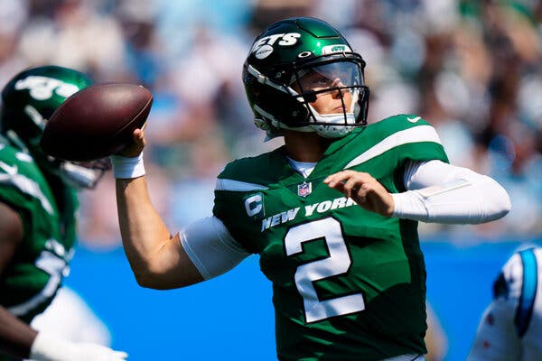 Zach Wilson was 1 of 2 passes for 11 yards on his first N.F.L. drive.
