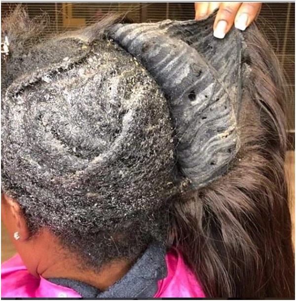 WTF! Ladies, can you please get serious (PHOTO)