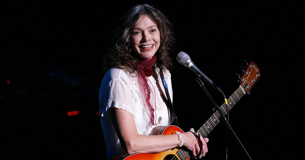 Nanci Griffith, Singer Who Mixed Folk and Country, Dies at 68