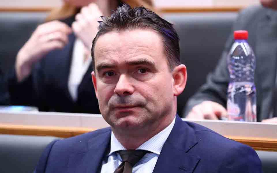Ajax director Overmars quits over 'inappropriate messages' to female colleagues : The standard Sports