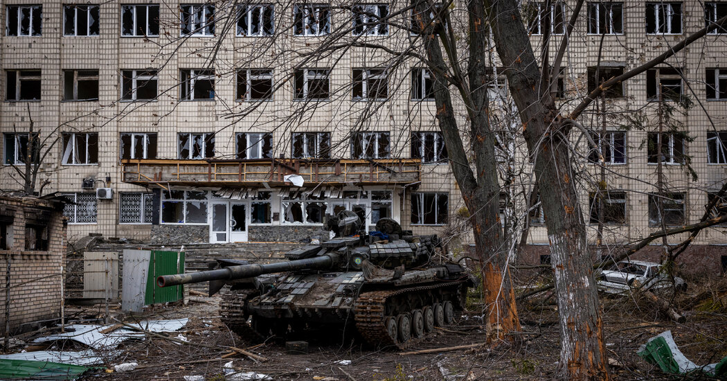 Live Updates: Russians Seize Dozens of Small Towns in Ukraine’s East as Fighting Intensifies