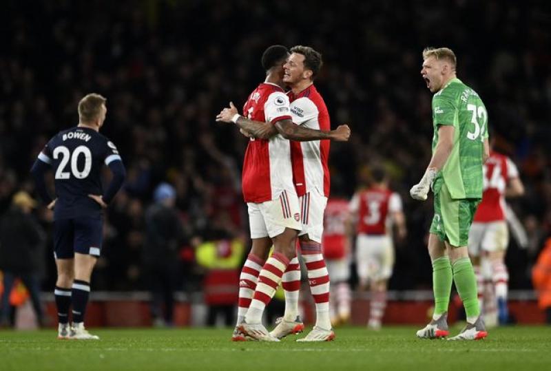 Arsenal knock West Ham out of top four with derby win : The standard Sports