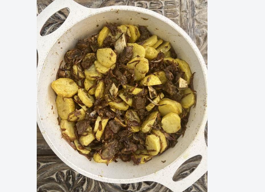 How to make beef with lyonnaise potatoes