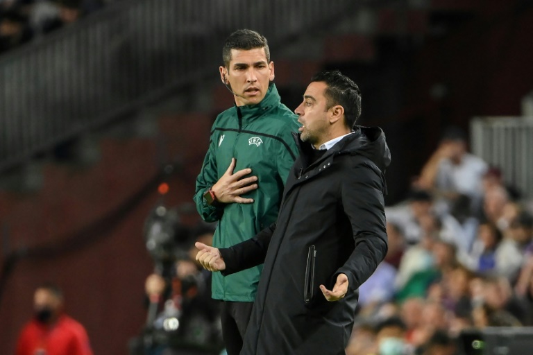 Frankfurt fans made Barca feel 'robbed in our own home', says Xavi