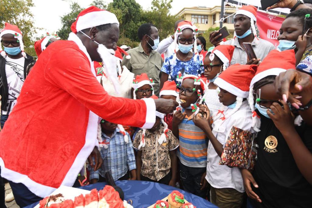 Raila's Christmas fun day out with children in Kisumu » Capital News