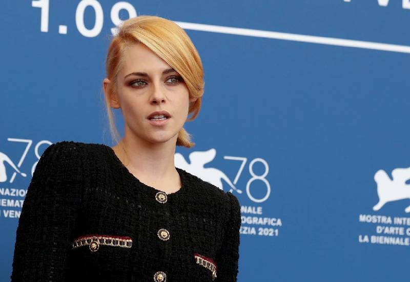 Kristen Stewart's turn as Princess Diana wows Venice Eve woman
