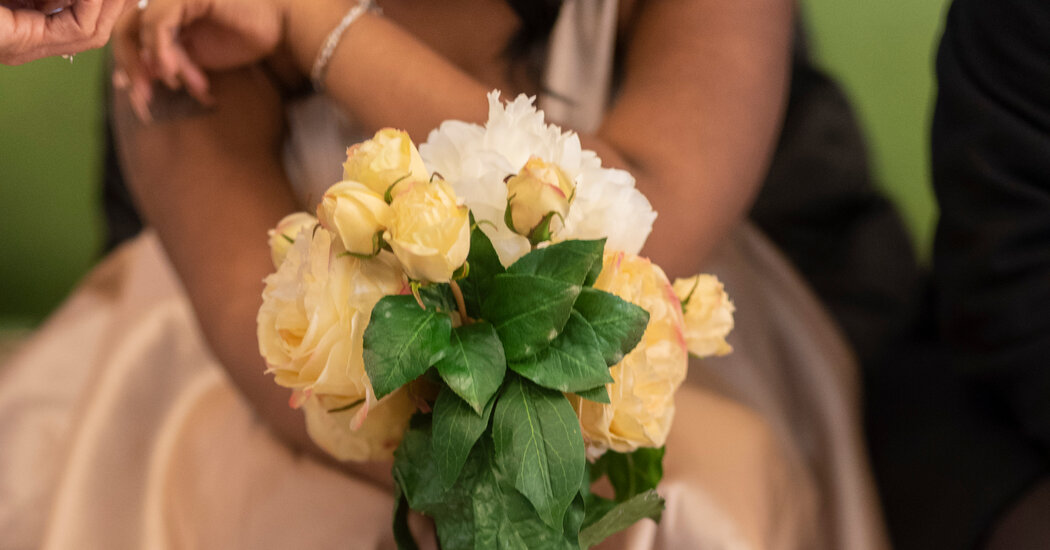 Opinion | Marriage is Declining in America