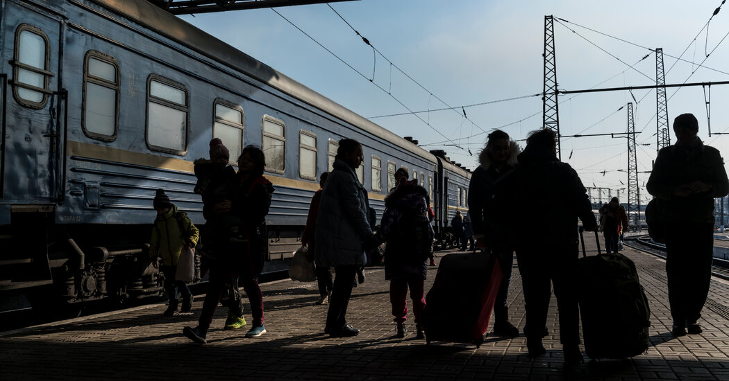 Ukraine Live Updates: 3 European Leaders, in Show of Support, Head to Besieged Kyiv