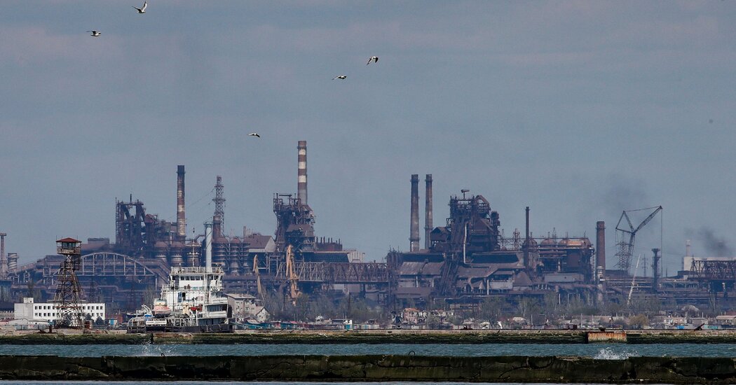 Civilians Keep Arriving at Besieged Steel Complex in Mariupol, Fighters Say