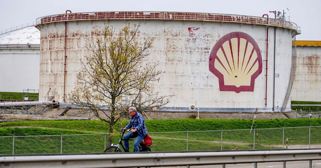 Shell proposes a shift to Britain, dropping ‘Royal Dutch’ from its name.