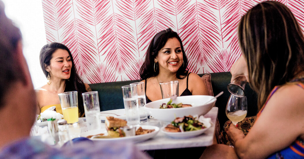 Former New Yorkers Are Networking Through WhatsApp
