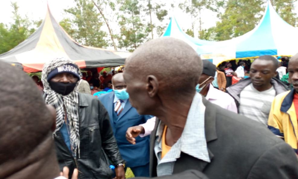 Elderly Man Caught Placing Eggs in Woman’s Coffin at Funeral in Kakamega