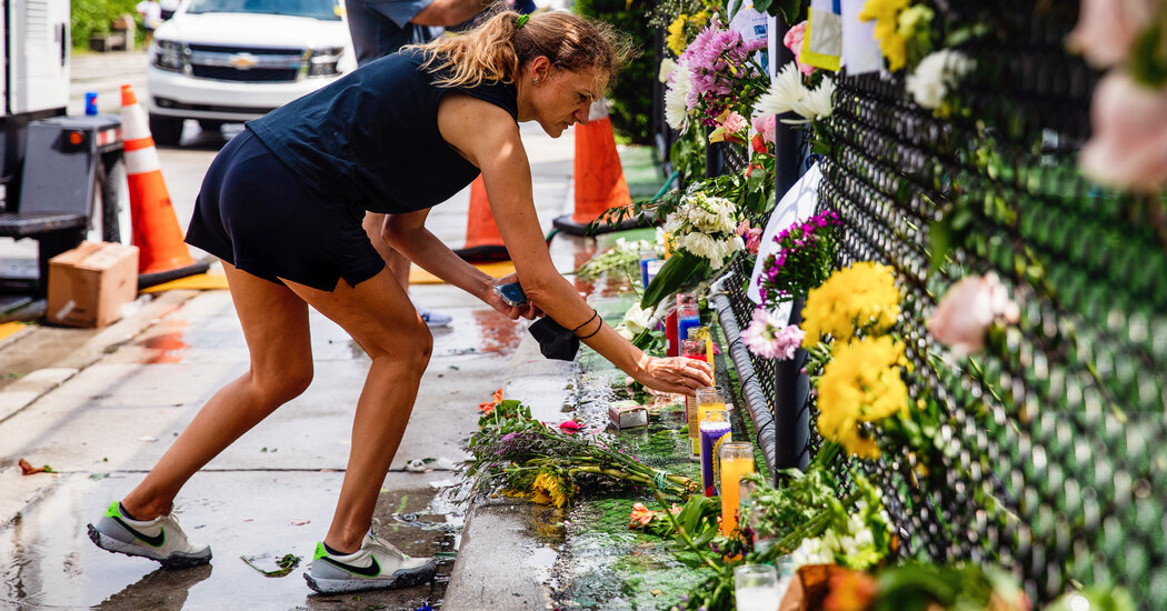 Hope for Survivors Is Quickly Fading at Collapsed Florida Condo