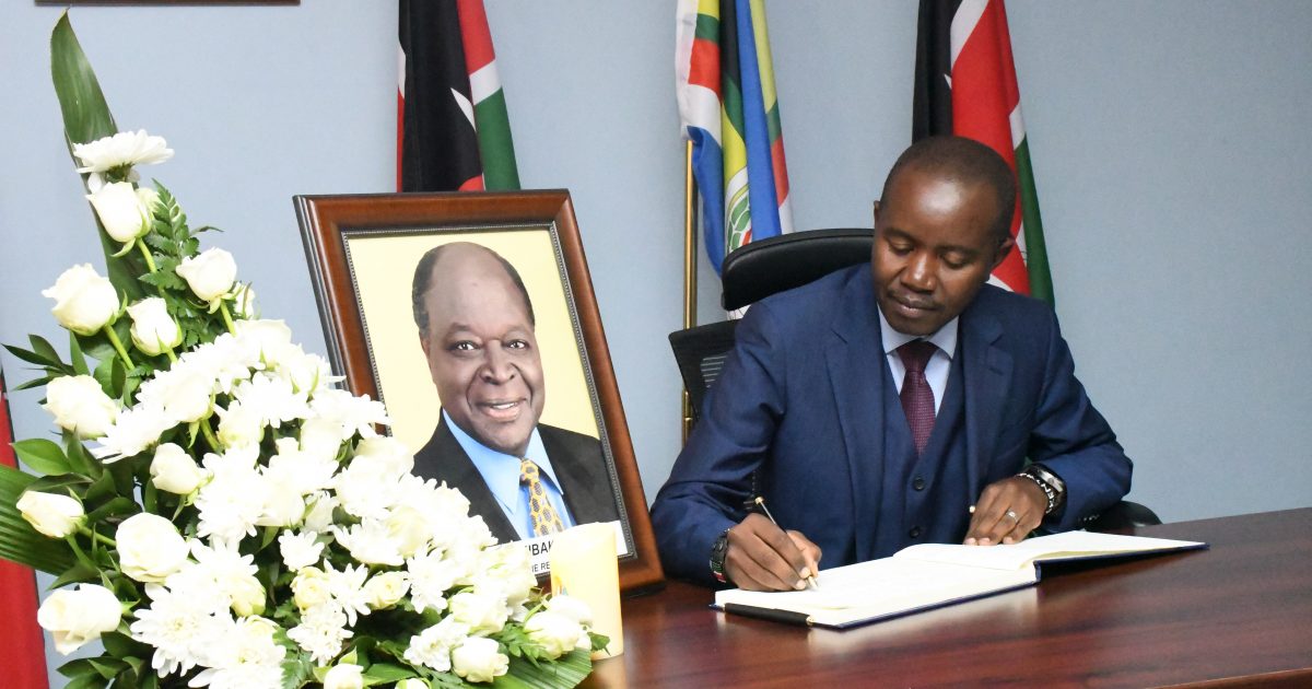 Mucheru signs late Kibaki’s condolence book at Telposta – Kenya News Agency
