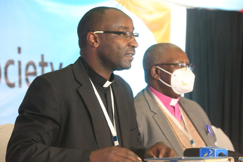 Church leaders should religiously vet politicians, not worship them