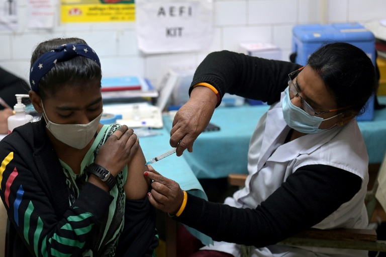 India begins vaccinating teens as Omicron fears rise » Capital News