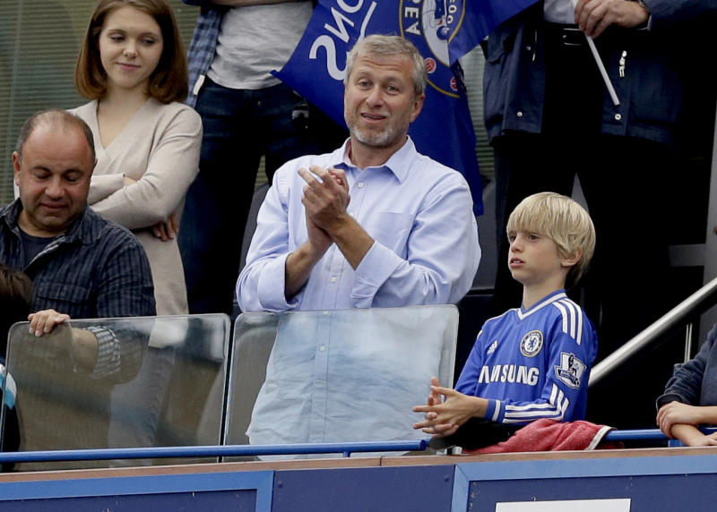 Rabbi who backed Abramovich's citizenship banned from leaving Portugal : The standard Sports