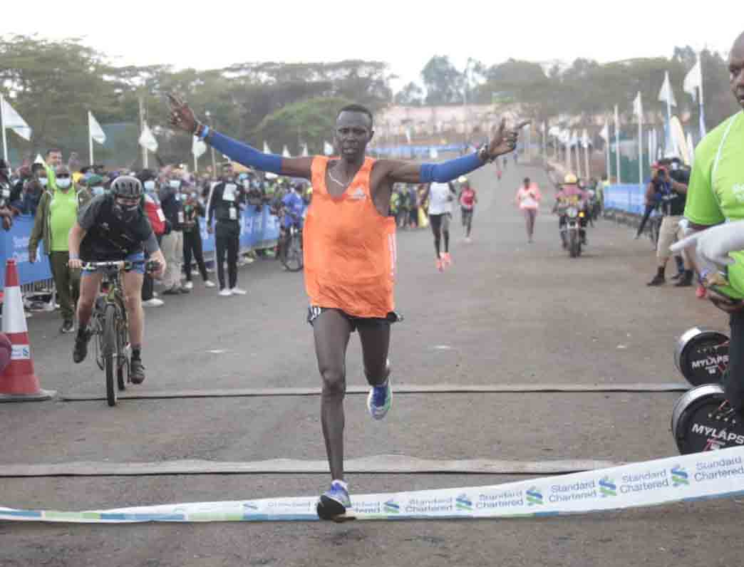 Elisha Kiprop and Valentine Kipketer win men's and women's 2021 Standard Chartered Nairobi Marathon 42km race respectively : The standard Sports