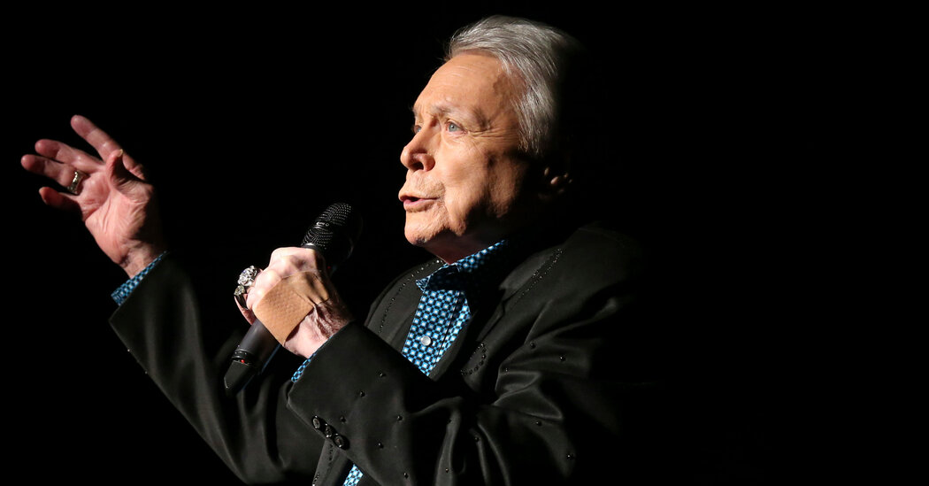 Mickey Gilley, Country Music Star Whose Club Inspired ‘Urban Cowboy,’ Dies at 86