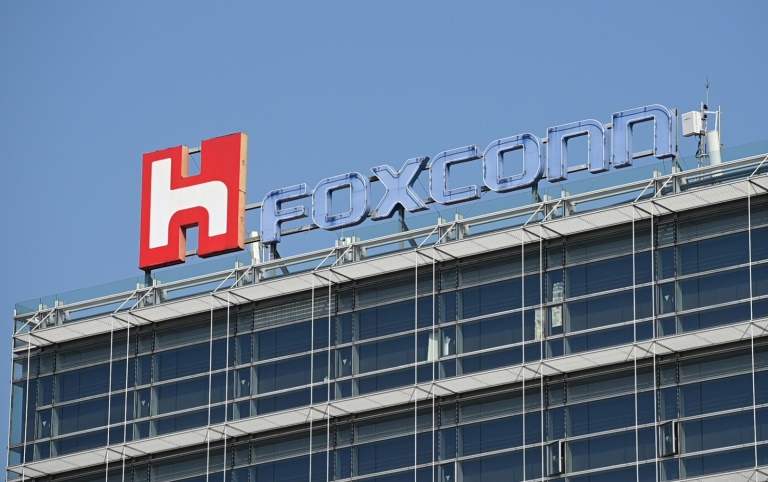 Apple supplier Foxconn unveils electric vehicles » Capital News