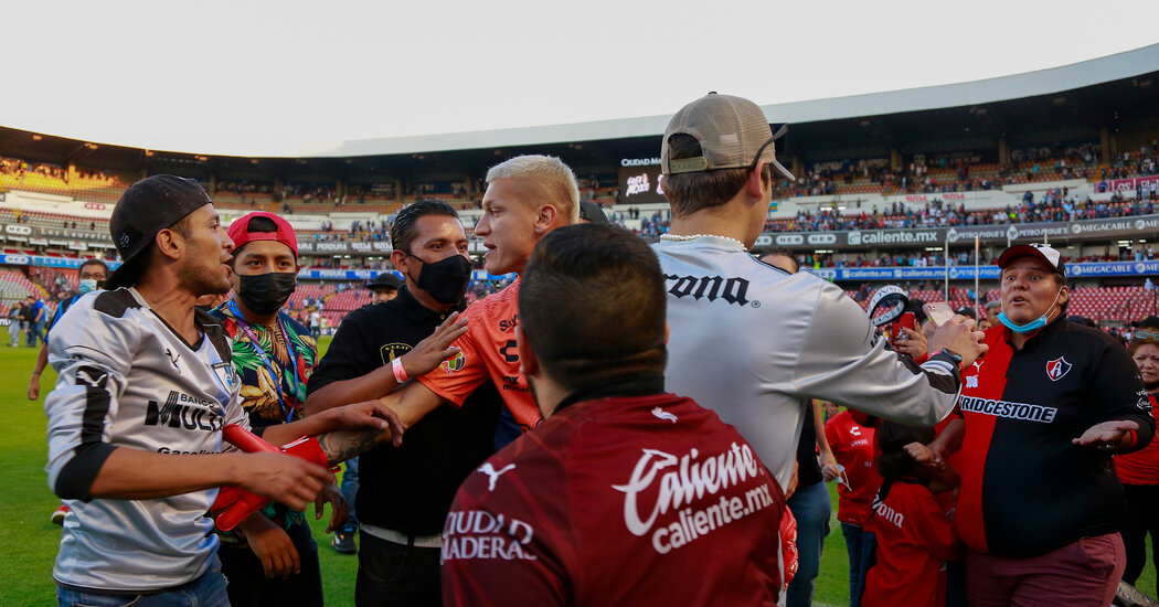 Mexico Soccer Riot Leaves 22 Injured, Querétaro Officials Say