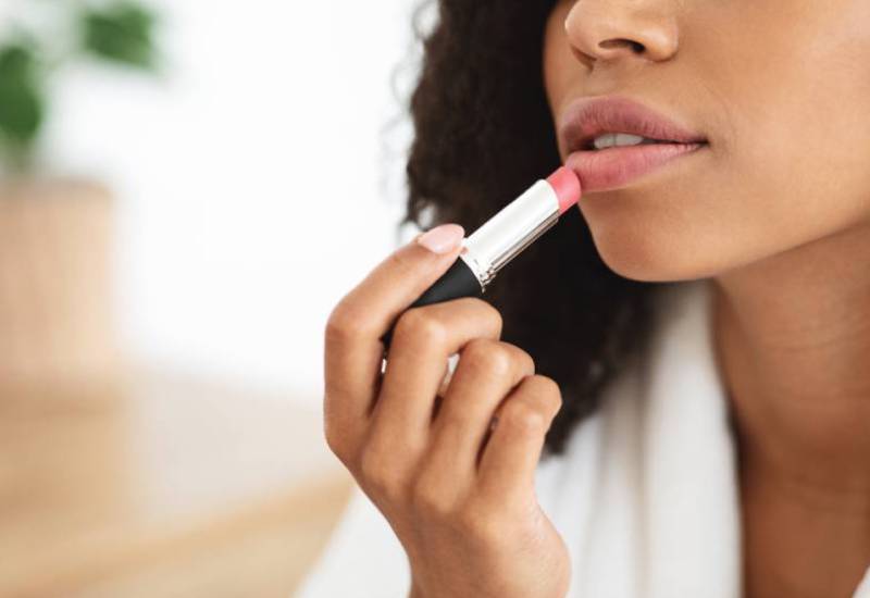 How to create a simple signature look Eve woman