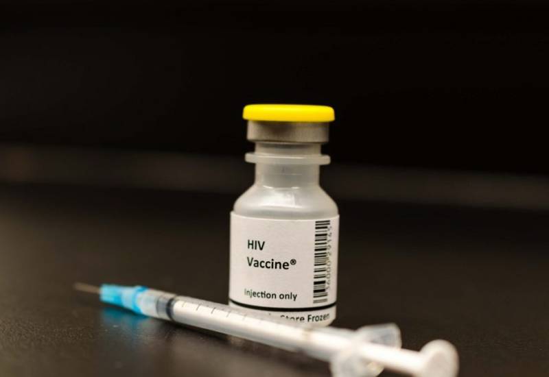 First HIV vaccine dose goes on trial in USA Eve woman