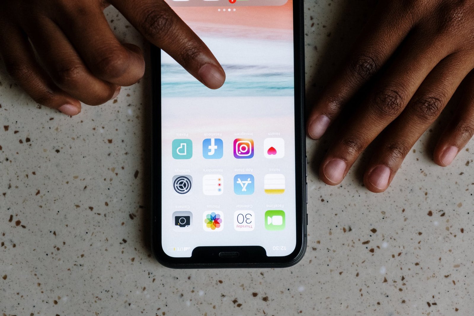 How to play Fortnite on iOS for Free