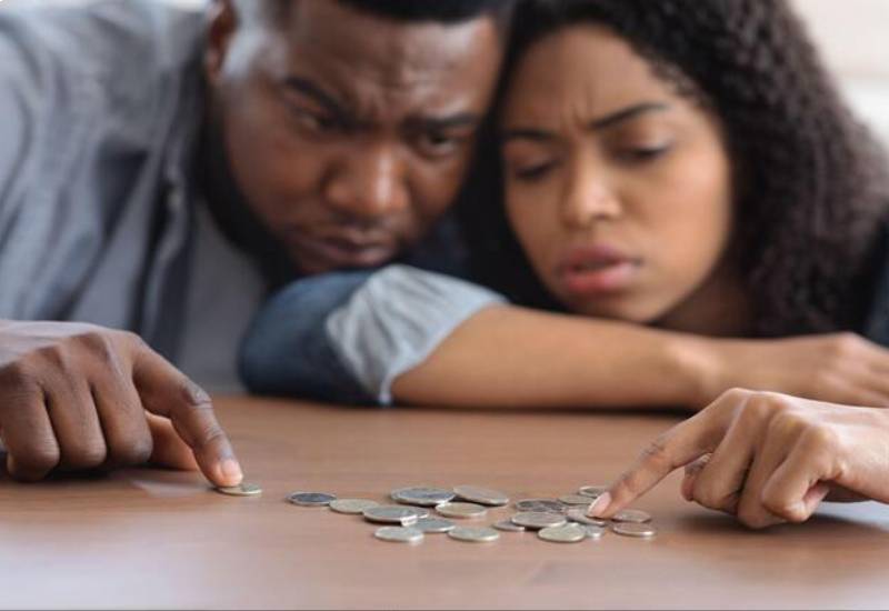 Are you struggling to set aside money every month? Eve woman