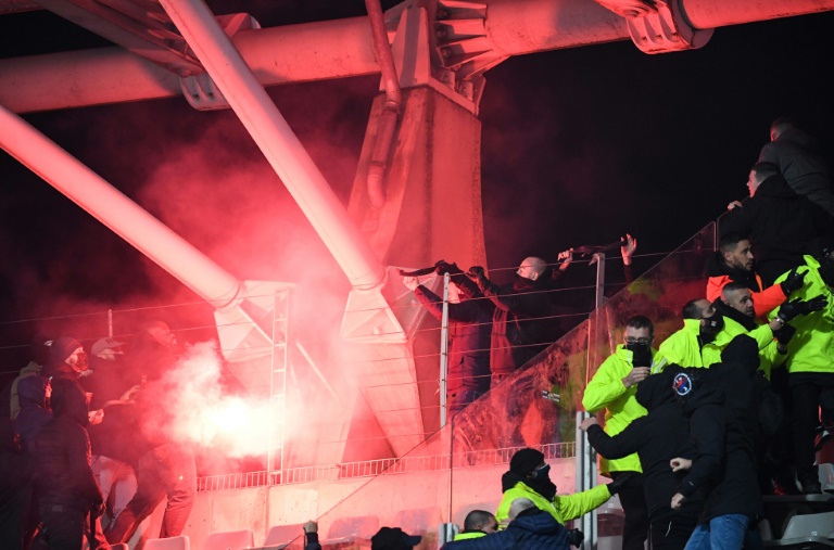 Lyon cup match in Paris abandoned after crowd trouble