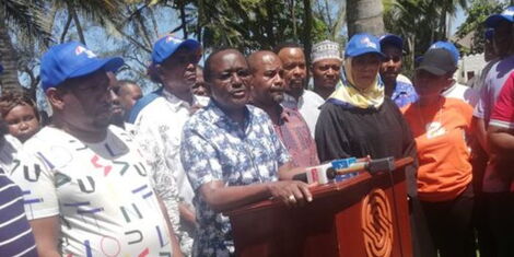 Wiper leader Kalonzo Musyoka and Mombasa gubernatorial aspirant, Mike Sonko, at a press conference in the county on Friday, May 6, 2022