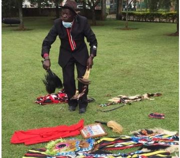 Reformed FGM promoter quits practice, hands over tools of trade