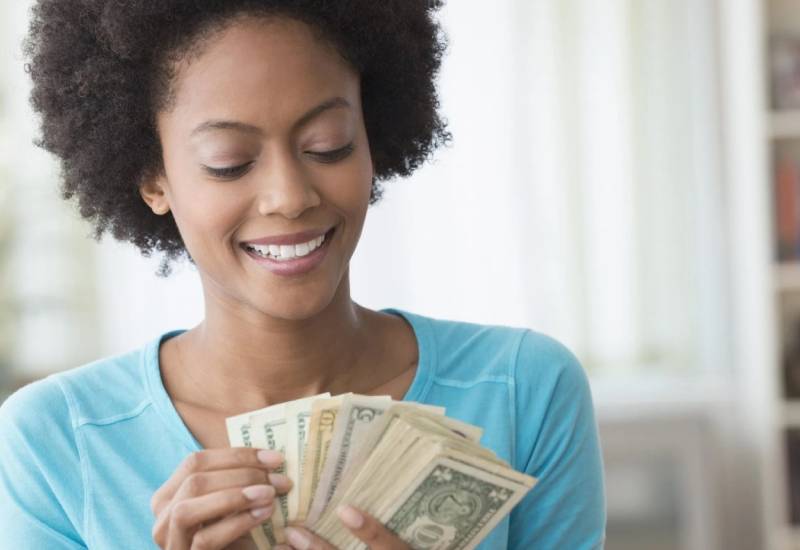 Habits that will help you reach financial freedom Eve woman