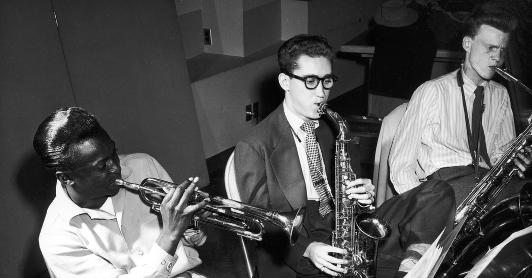 Lee Konitz, Jazz Saxophonist Who Blazed His Own Trail, Dies at 92