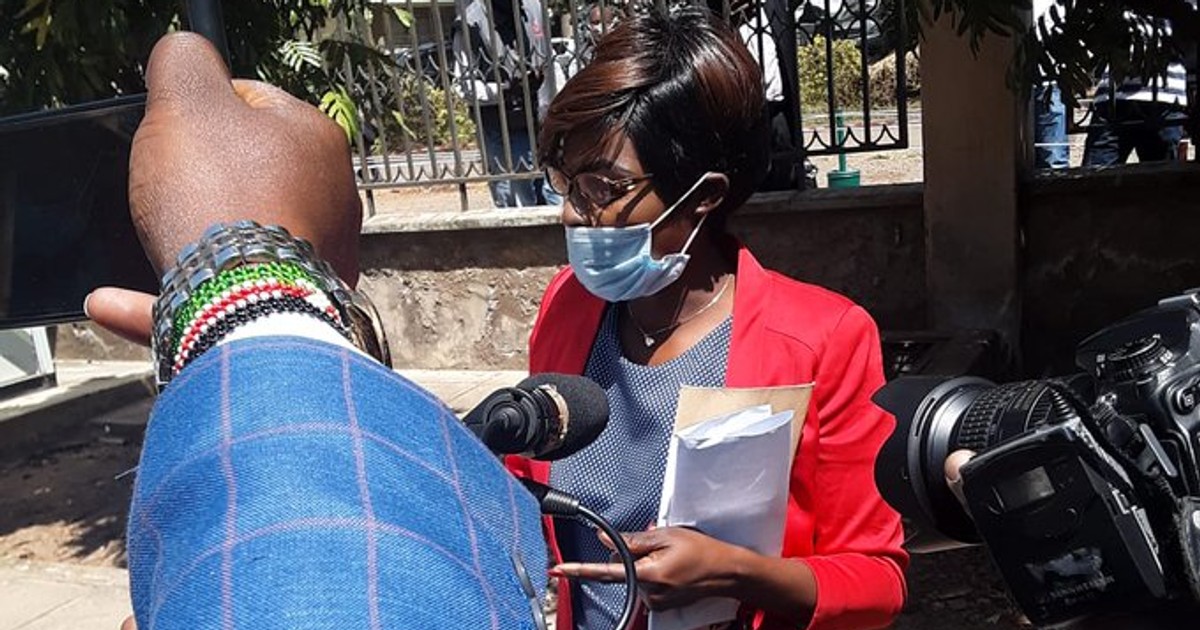 Video of Mary Kwamboka causing commotion at Supreme Court claiming that Maraga is deadbeat father