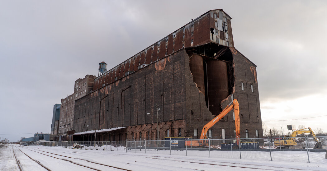 Eyesore or Monument? Preservationists Fight to Save a Grain Elevator in Buffalo