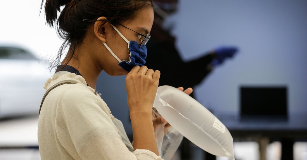 Covid Live Updates: Many Broadway Theaters Will Drop Vaccine Checks, but Keep Masks