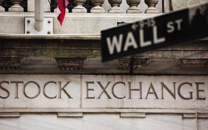 Wall Street stocks edge up after mixed week