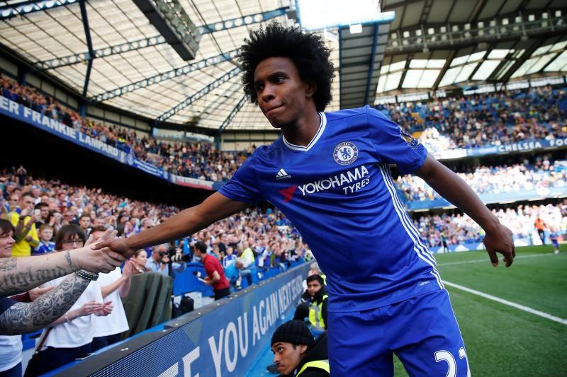 Willian tells friends he wants Arsenal transfer