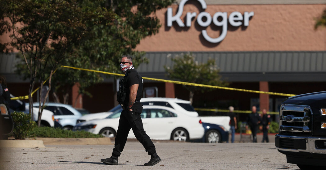 Live Updates: 1 Dead, 12 Injured in Tennessee Kroger Shooting