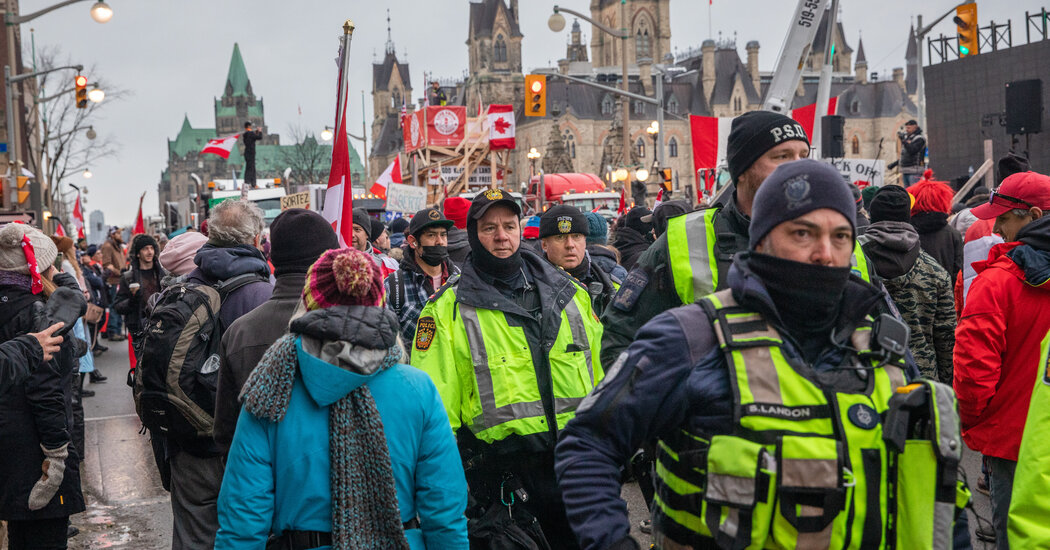In Ottawa Protests, a Pressing Question: Where Were the Police?