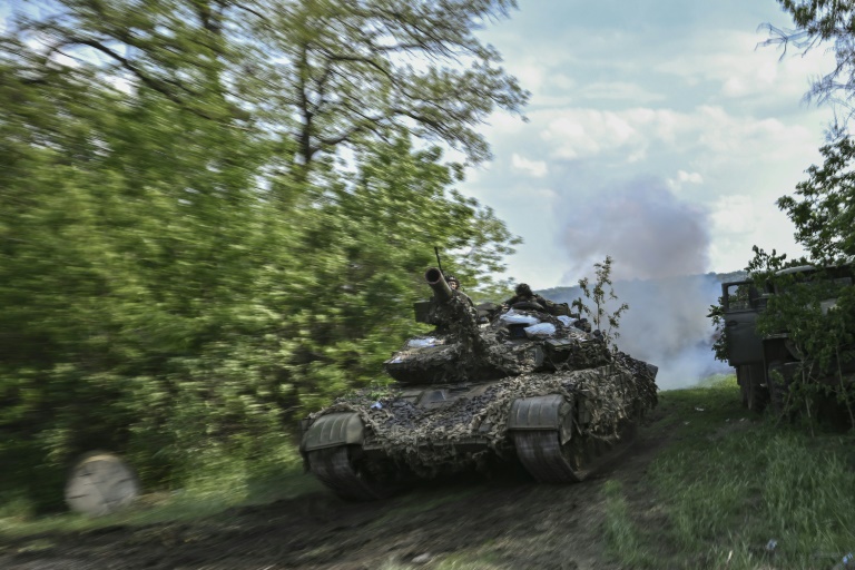 Russia targets Ukraine's last link to besieged east » Capital News