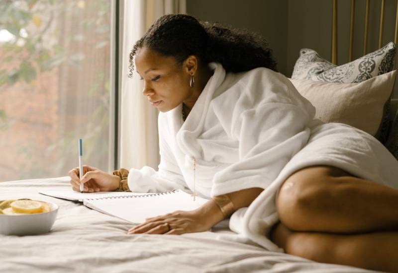 How to recover from holiday stress Eve woman