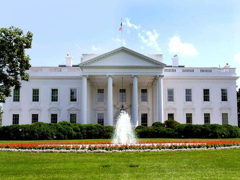 USA White House along Pennsylvania Avenue in Washington.